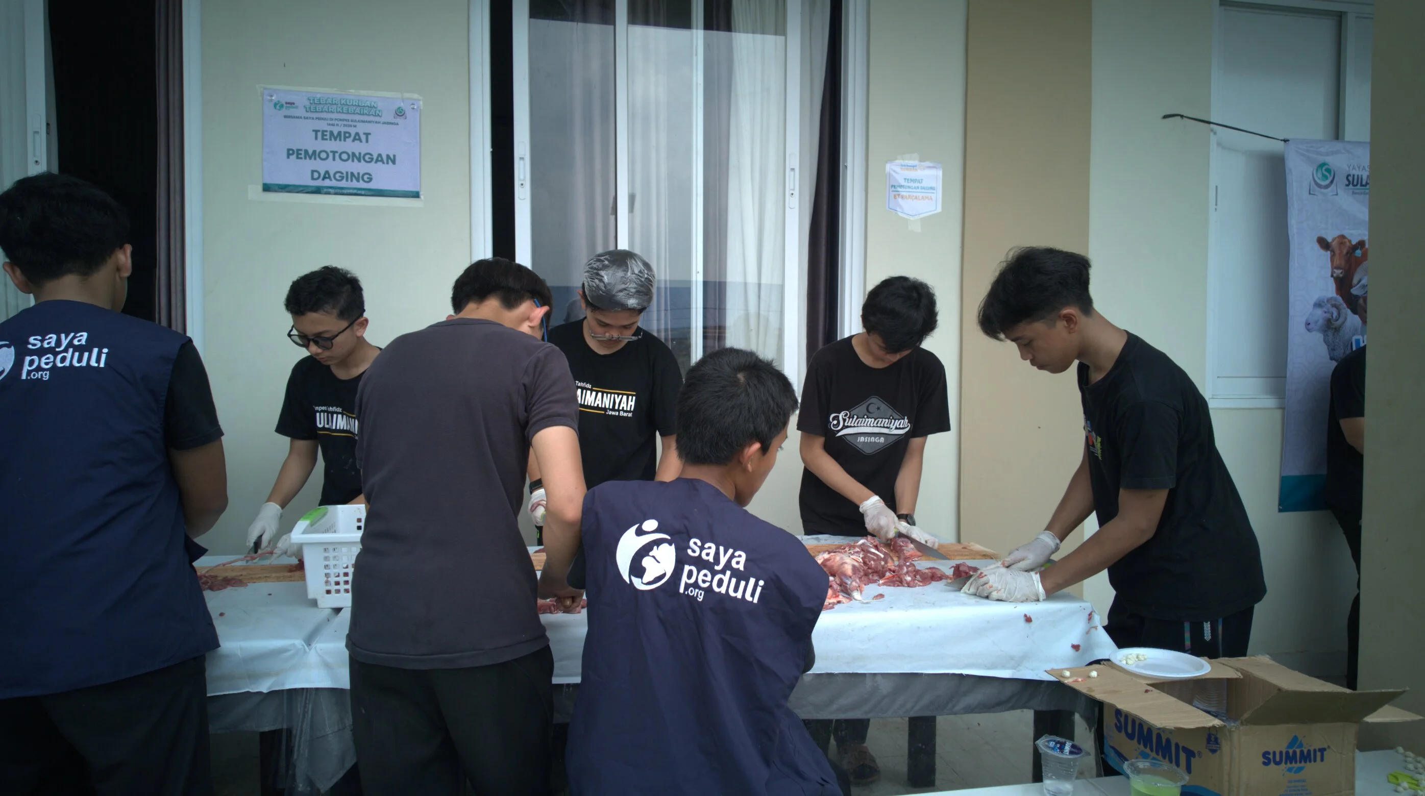 Foto 7 dari album Kurban Bersama Santri 2025